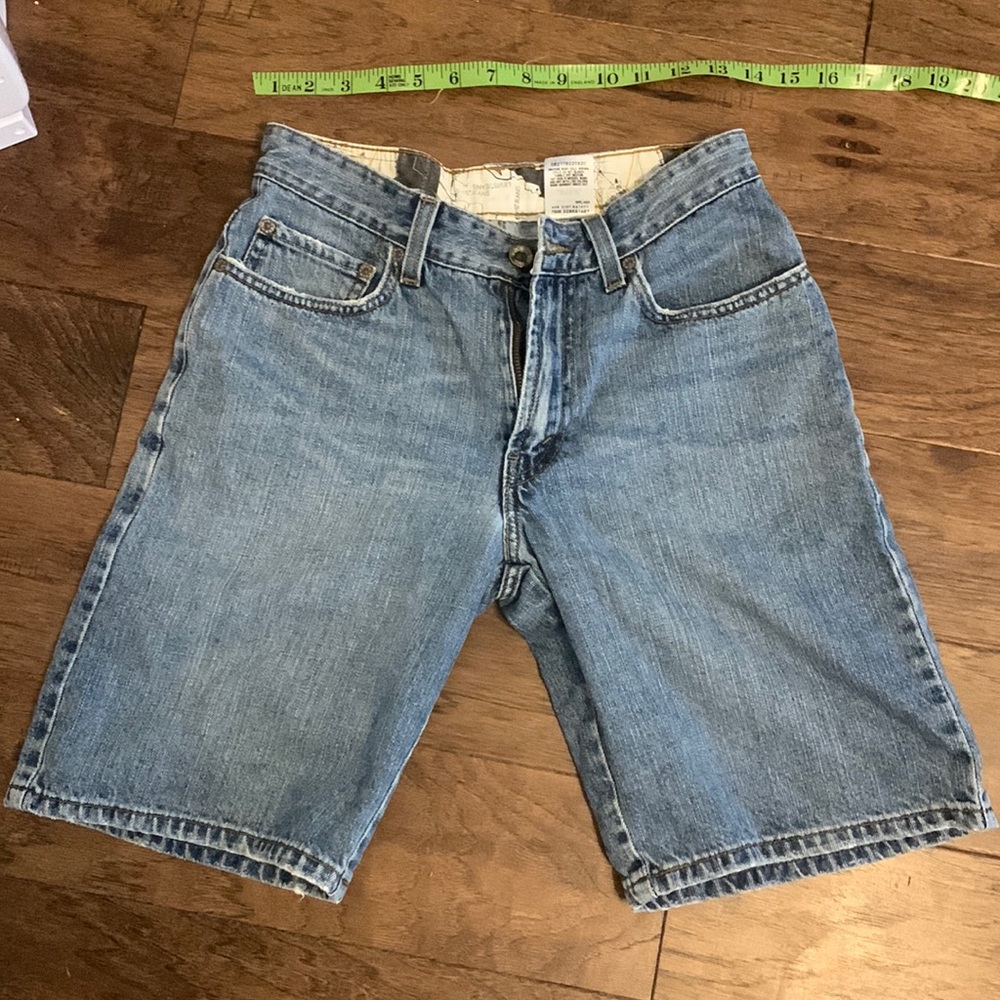 Levi’s shorts girls size 14 fits a women size 1 also